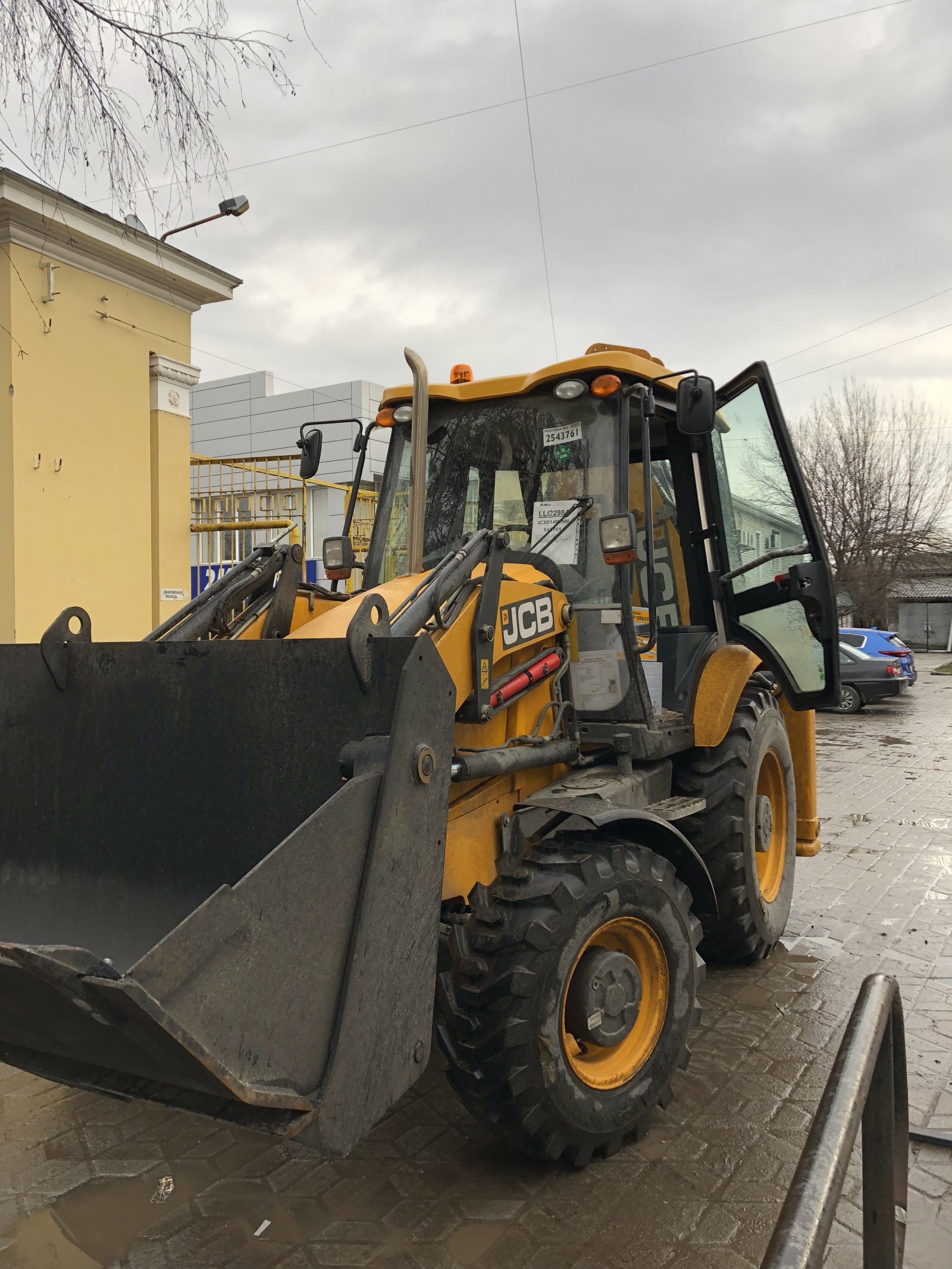 Сдам в аренду JCB погрузчик-экскаватор