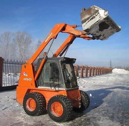 Мини-погрузчик Doosan 450 plus для стеснённых условий