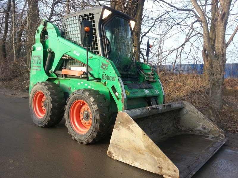 Услуга минипогрузчика BOBCAT S-175