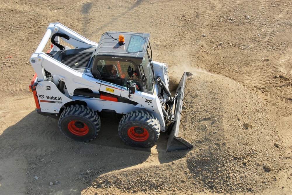 Аренда мини погрузчика BobCat