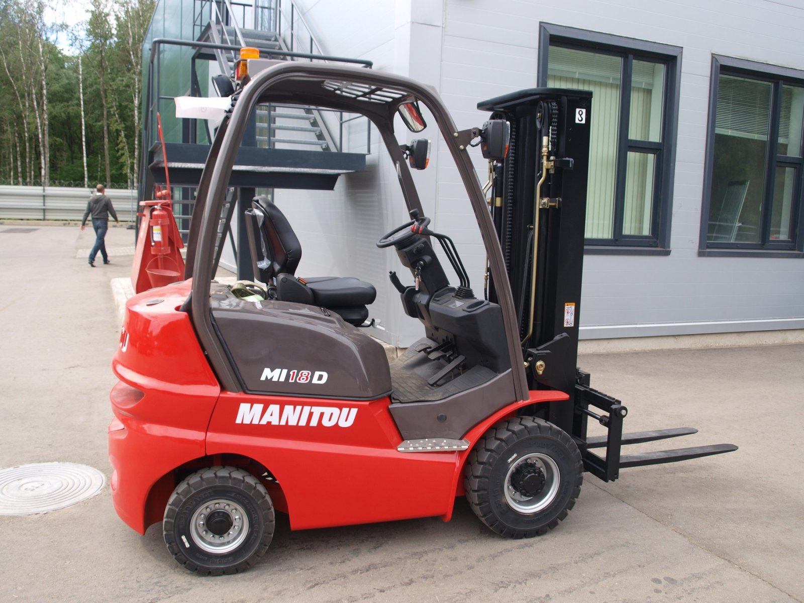 Мини-погрузчик MANITOU от собственника Эркылыч