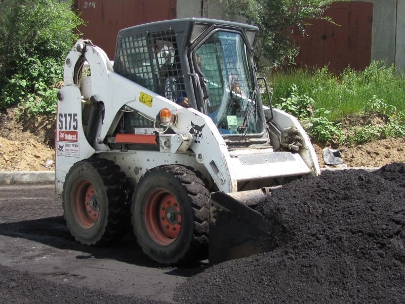 Аренда мини-погрузчика Bobcat S 175