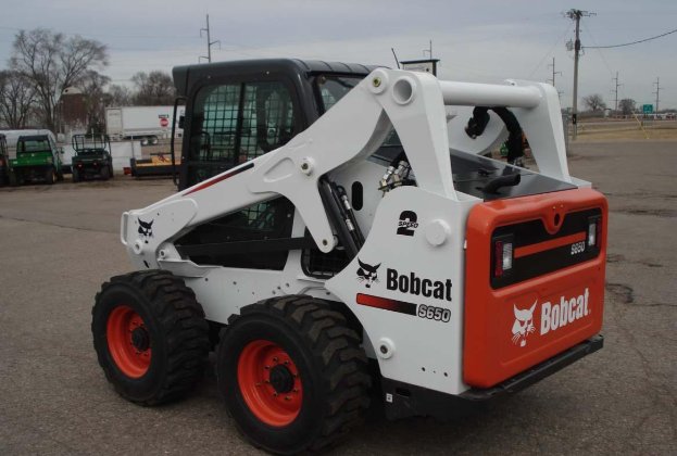 Сдам в аренду Мини-погрузчик BOBCAT S650 не дорого