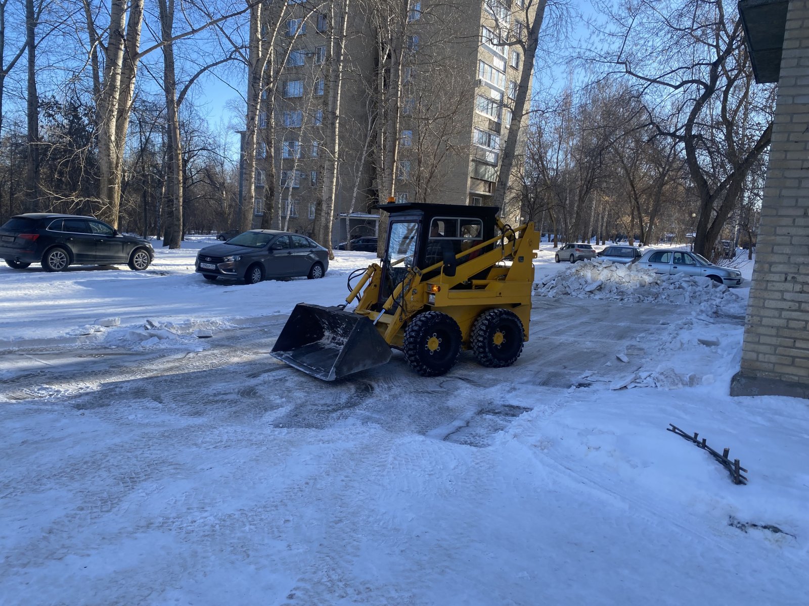 Мини-погрузчик МКСМ800 с доставкой в аренду