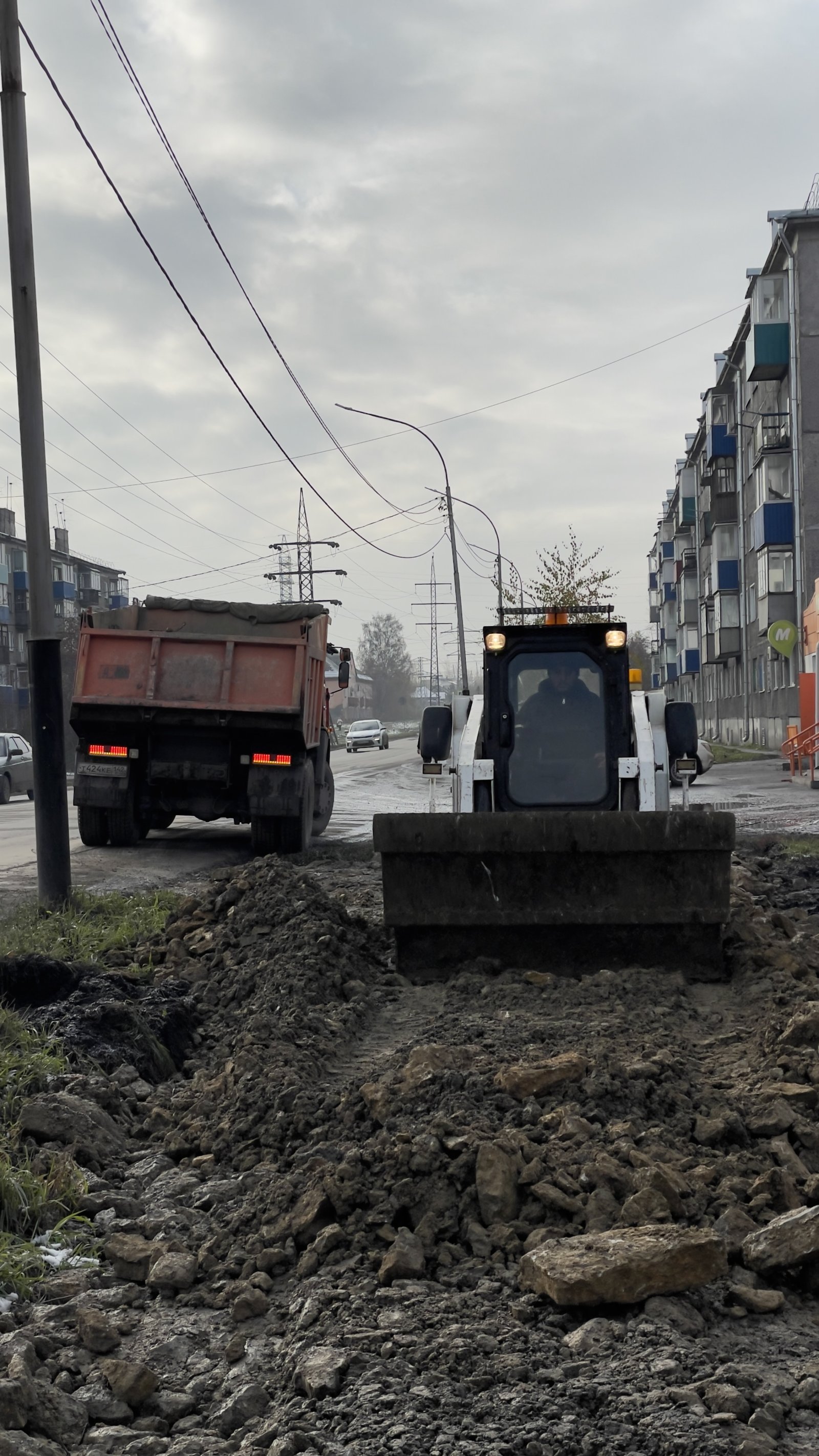 Услуги мини- погрузчика Raccoon HT65A