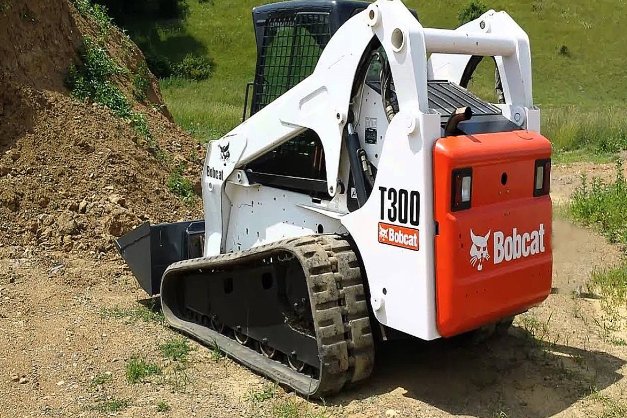 Гусеничный мини-погрузчик BOBCAT T300 в аренду
