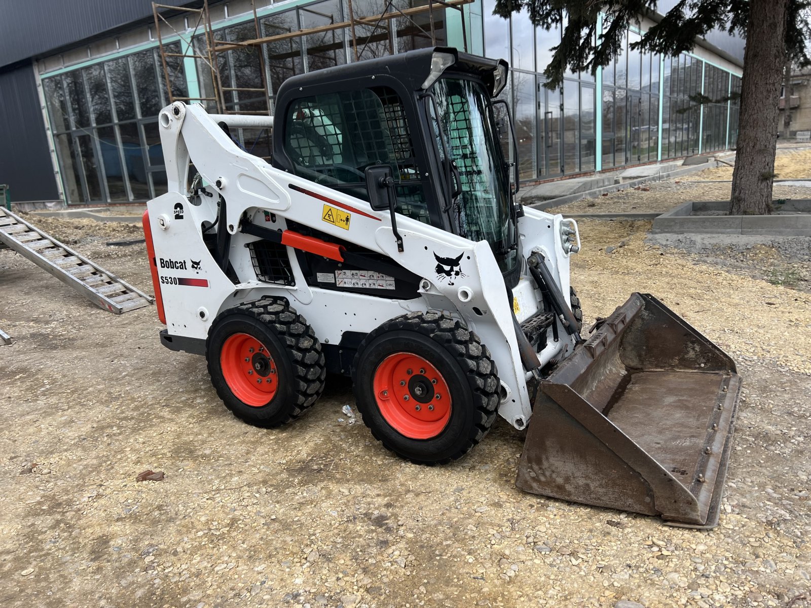 Услуги мини погрузчика bobcat