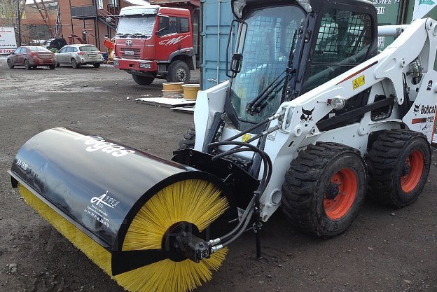 Аренда мини-погрузчика BOBCAT S530 не дорого