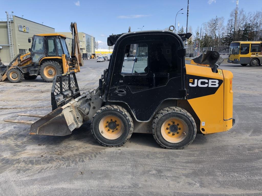 Мини-погрузчик JCB 190 в аренду