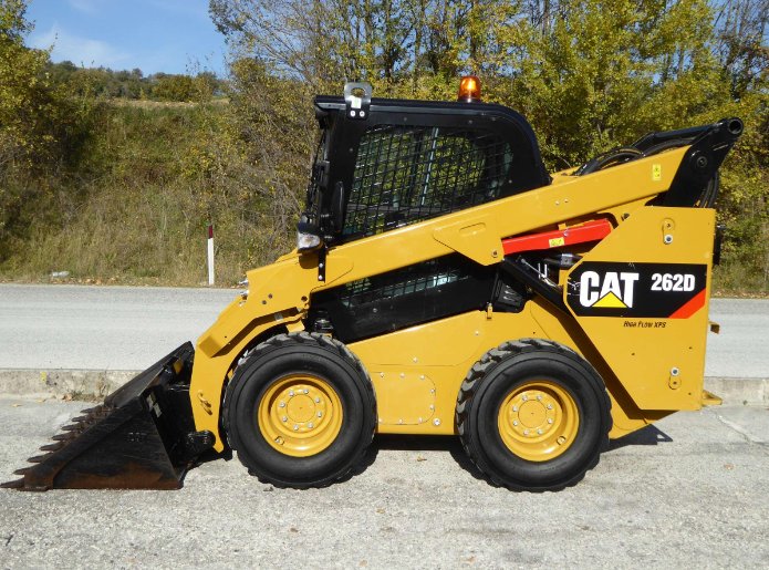 Аренда мини-погрузчика Caterpillar 262D
