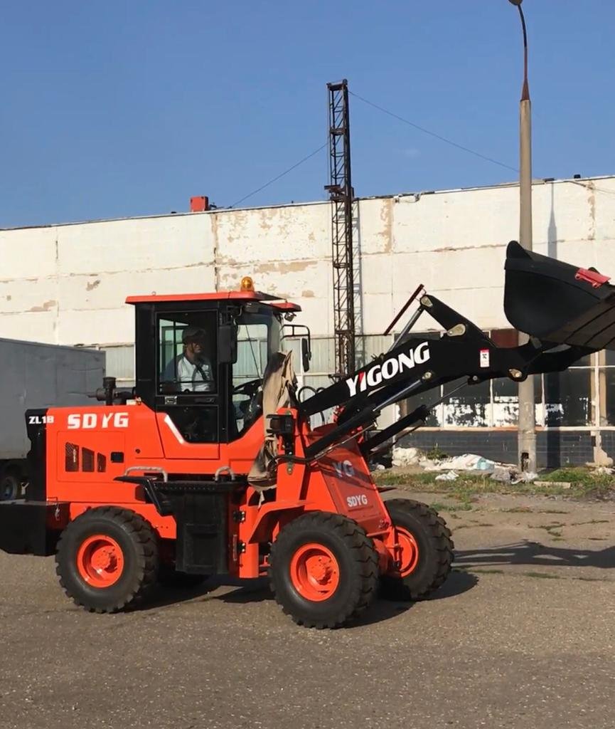Аренда: Фронтальные погрузчики в Сукко