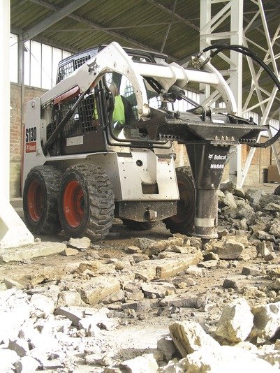 Аренда мини-погрузчика Bobcat S130