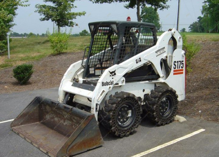 Аренда мини-погрузчика Bobcat S175