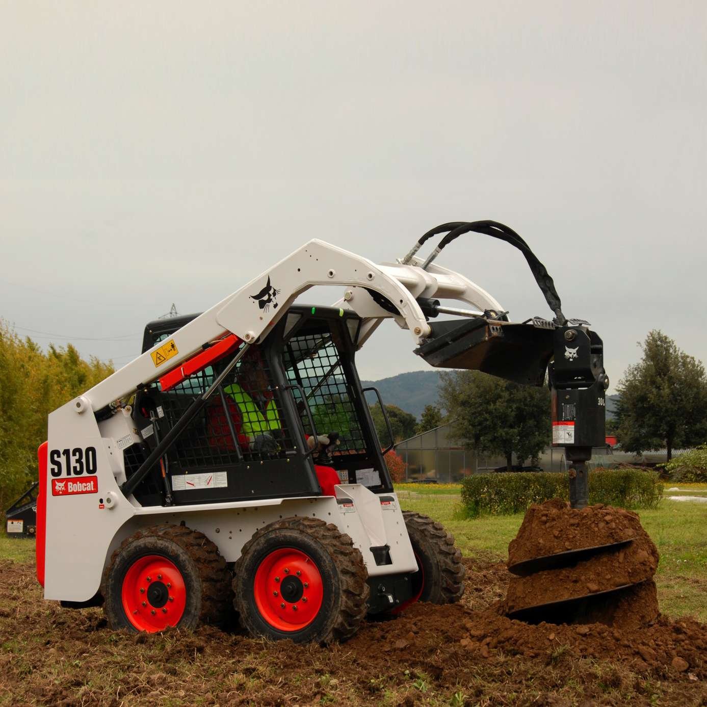 Аренда мини погрузчика Bobcat S1 не дорого