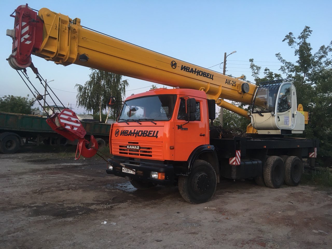 Аренда автокрана 25 тонн КС 45717-1р