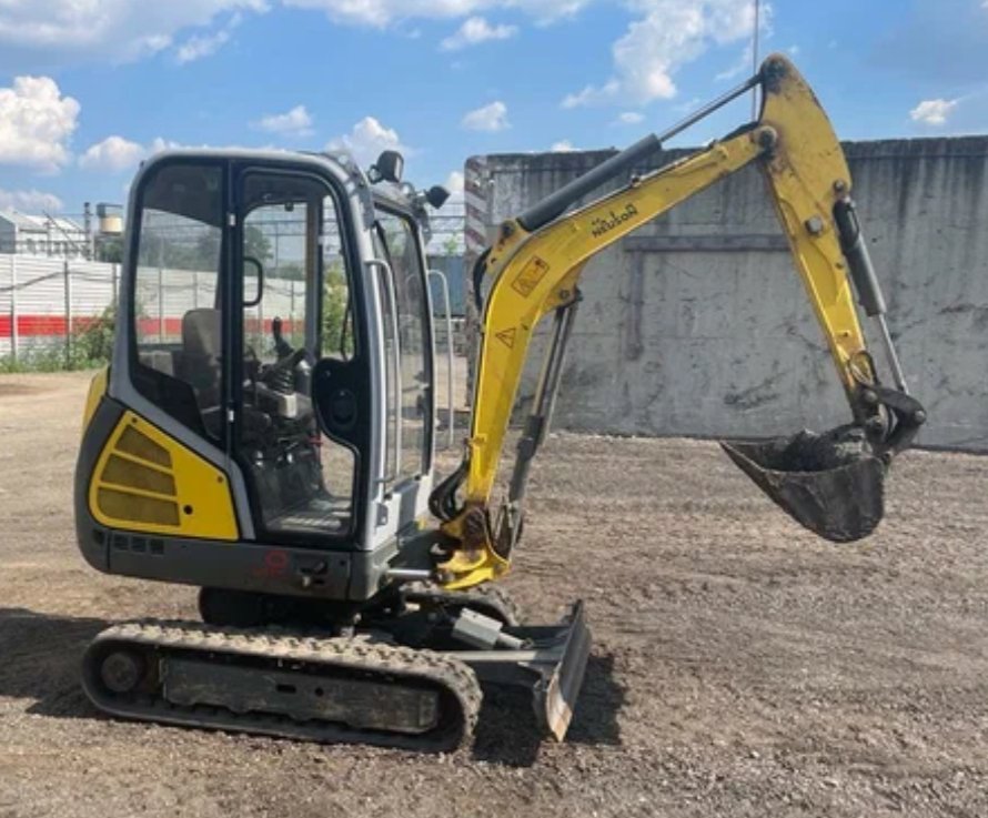 Мини экскаватор Wacker neuson dt 20 с виброплитой