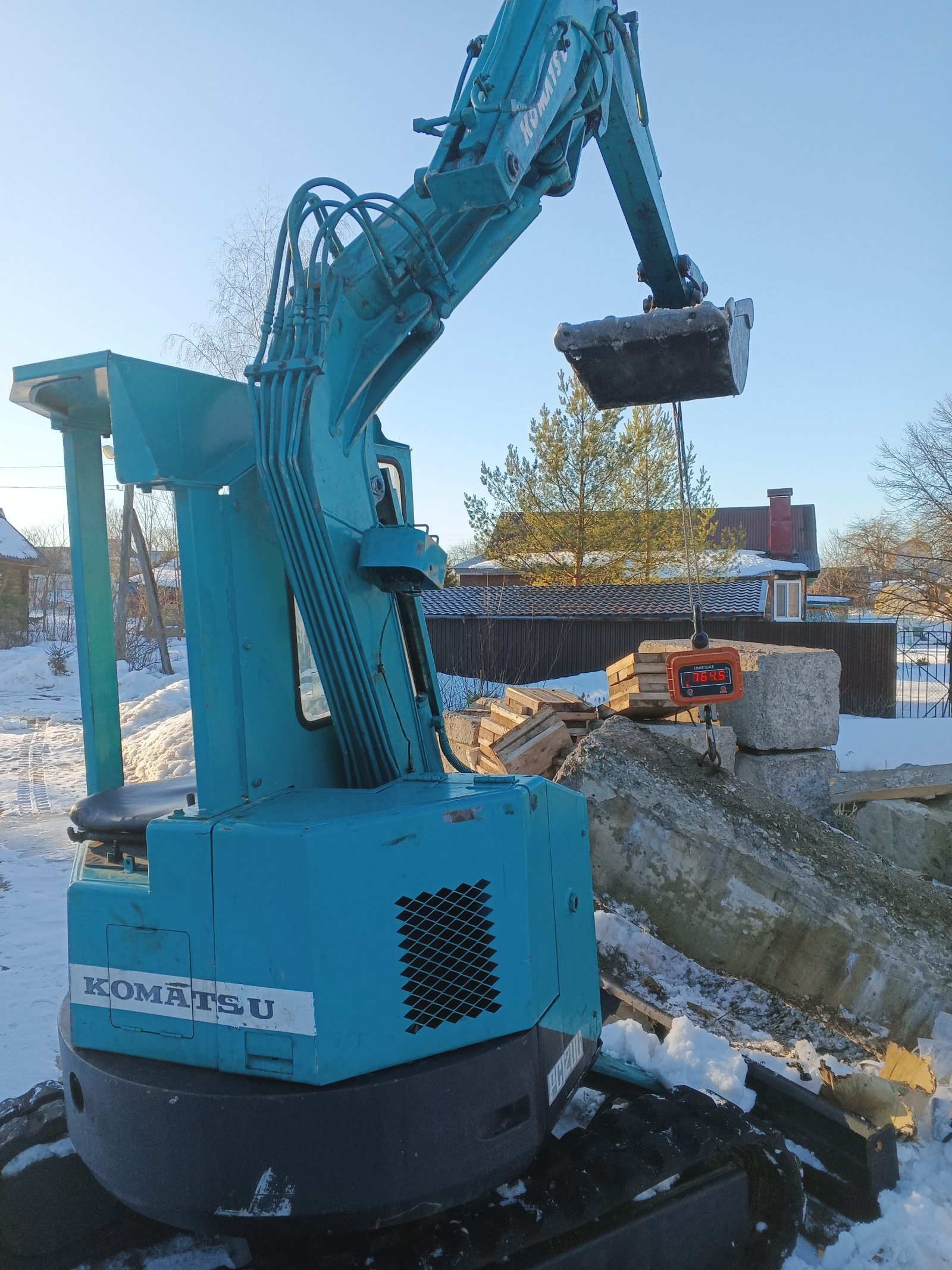 Аренда экскаватора Komatsu робот со сменными ковшами