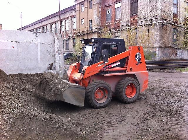 Аренда автоэкскаватора+ гидромолот минипогрузчик