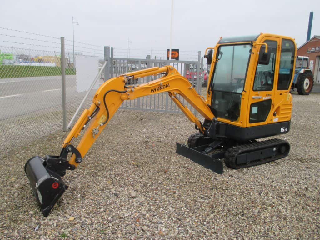 Услуга мини-экскаватора Hyundai R16-9 в аренду