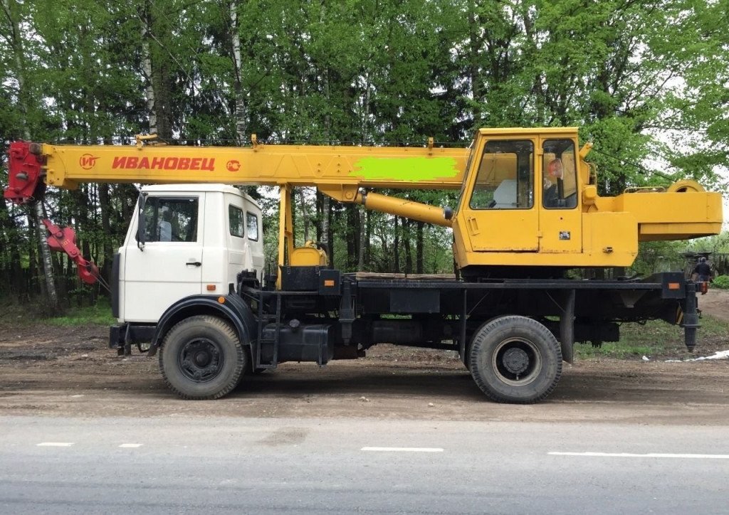 Автокран 22-14 метр