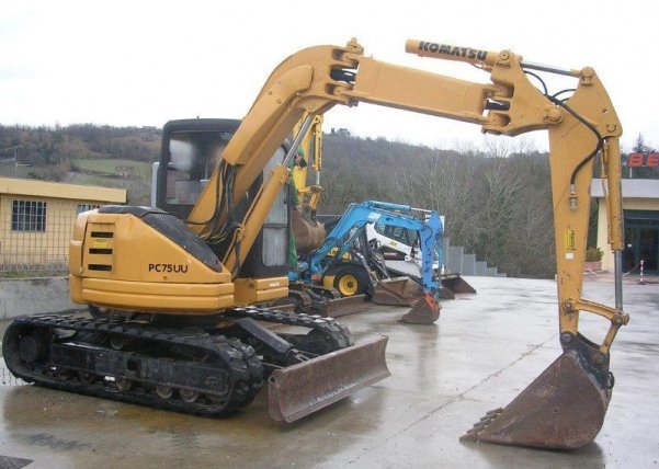 Аренда мини-экскаватора Komatsu PC75 UU-2 недорого