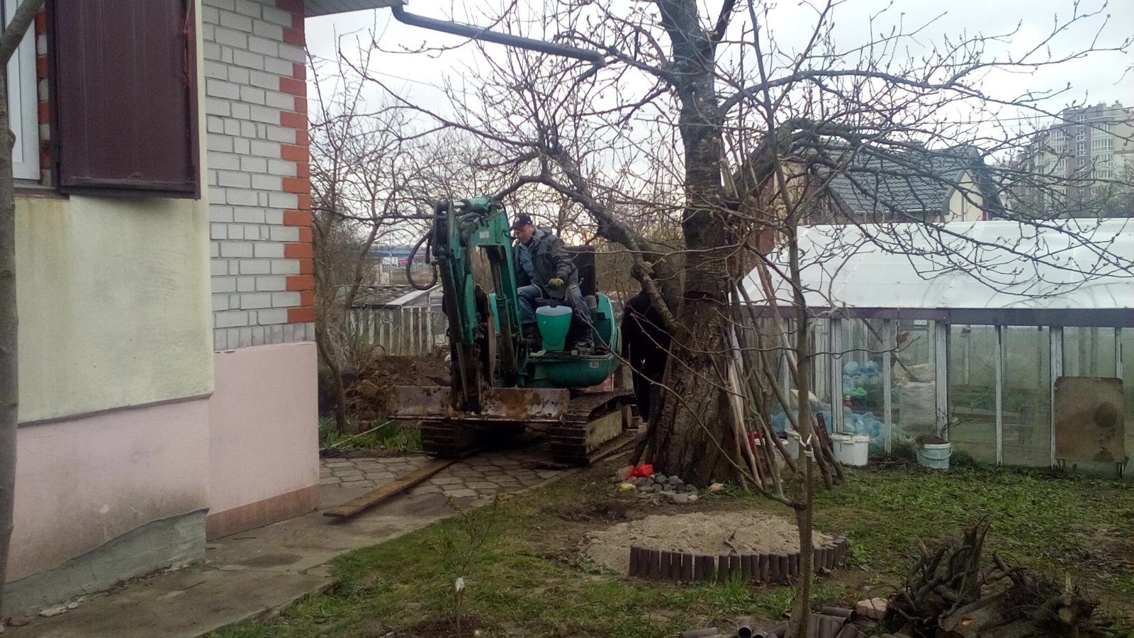 Услуги мини-экскаватора 1, 5-3 тонн