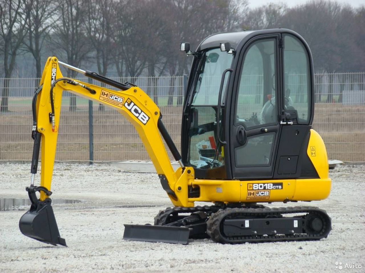 Мини-экскаватор JCB 8018 в аренду