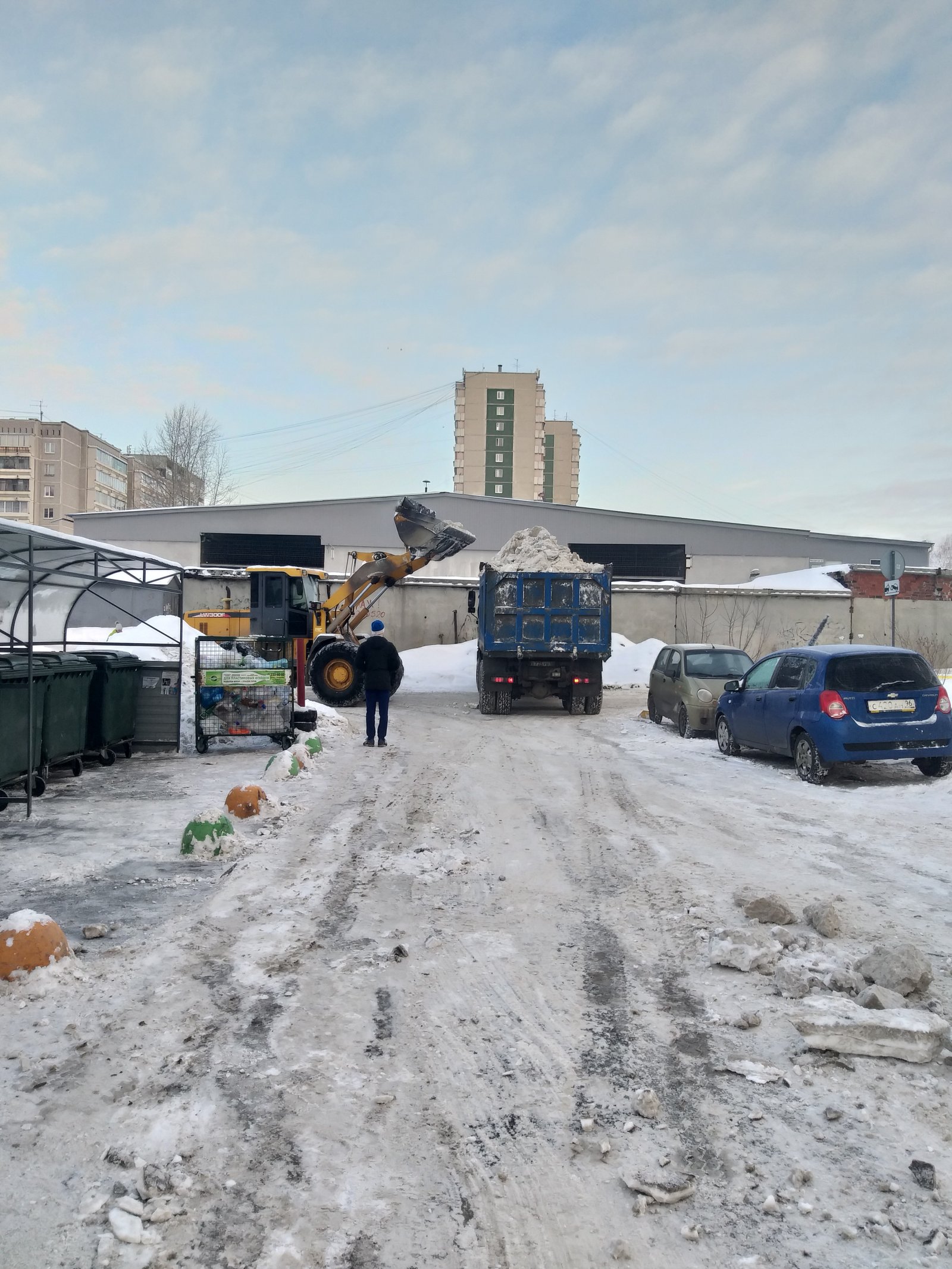Фронтальный погрузчик аренда. Погрузочные работы
