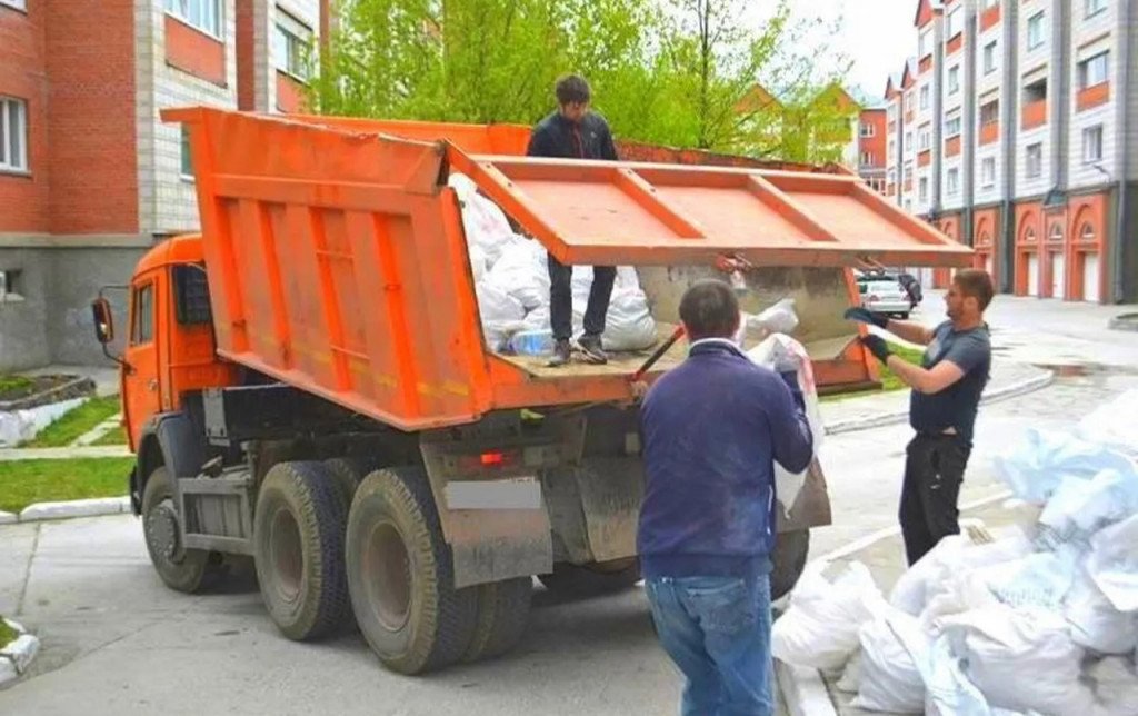 Вывоз мусора, газон камаз, услуги самосвала