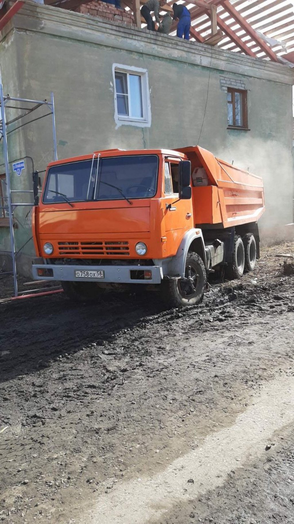 Услуги КамАЗ самосвал. Песок, щебень, чернозем