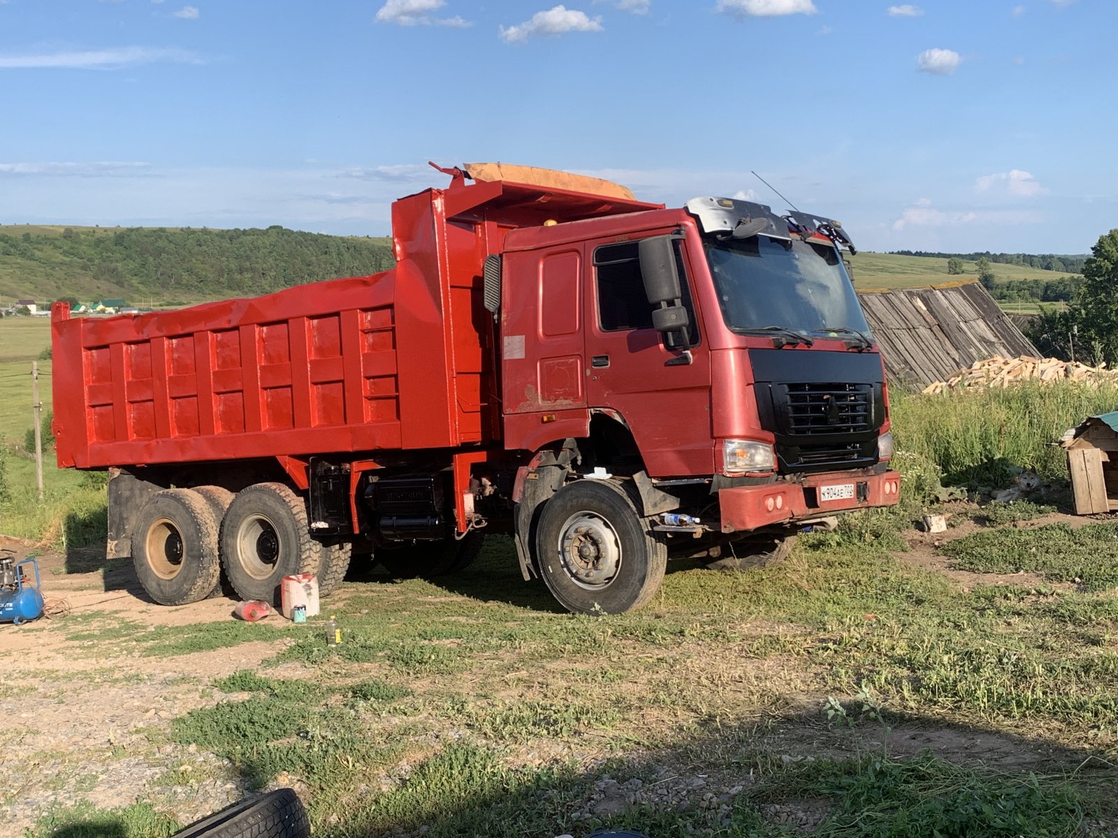 Есть самосвал хово 18. 3 куба
