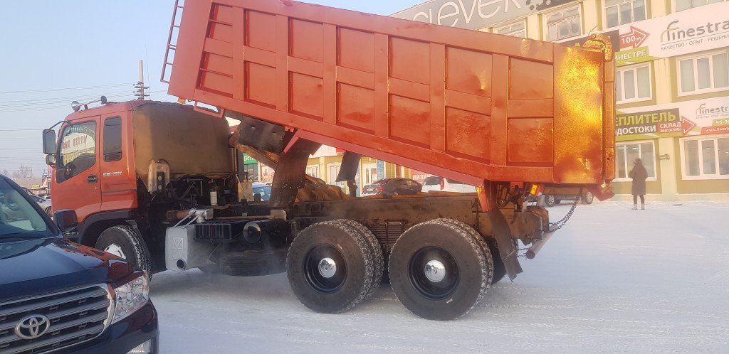 Самосвал в аренду. Доставка сыпучих материаллов