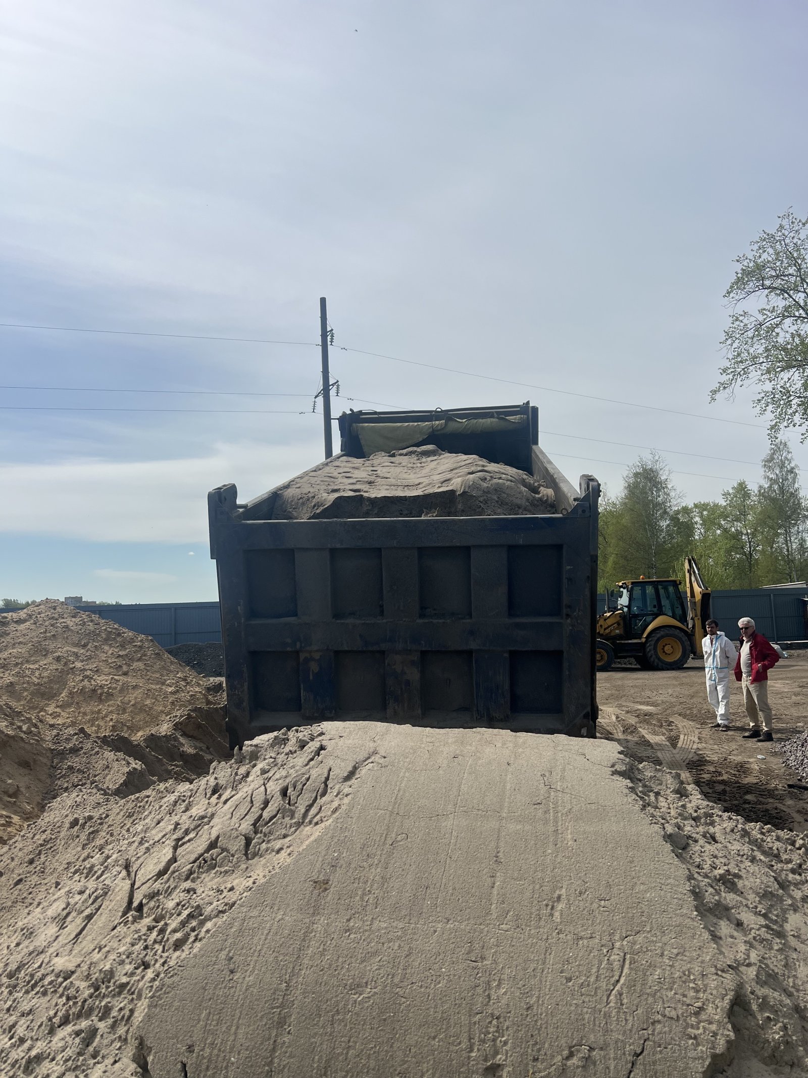 Самосвалом перевозка песка, грунта, асфальта