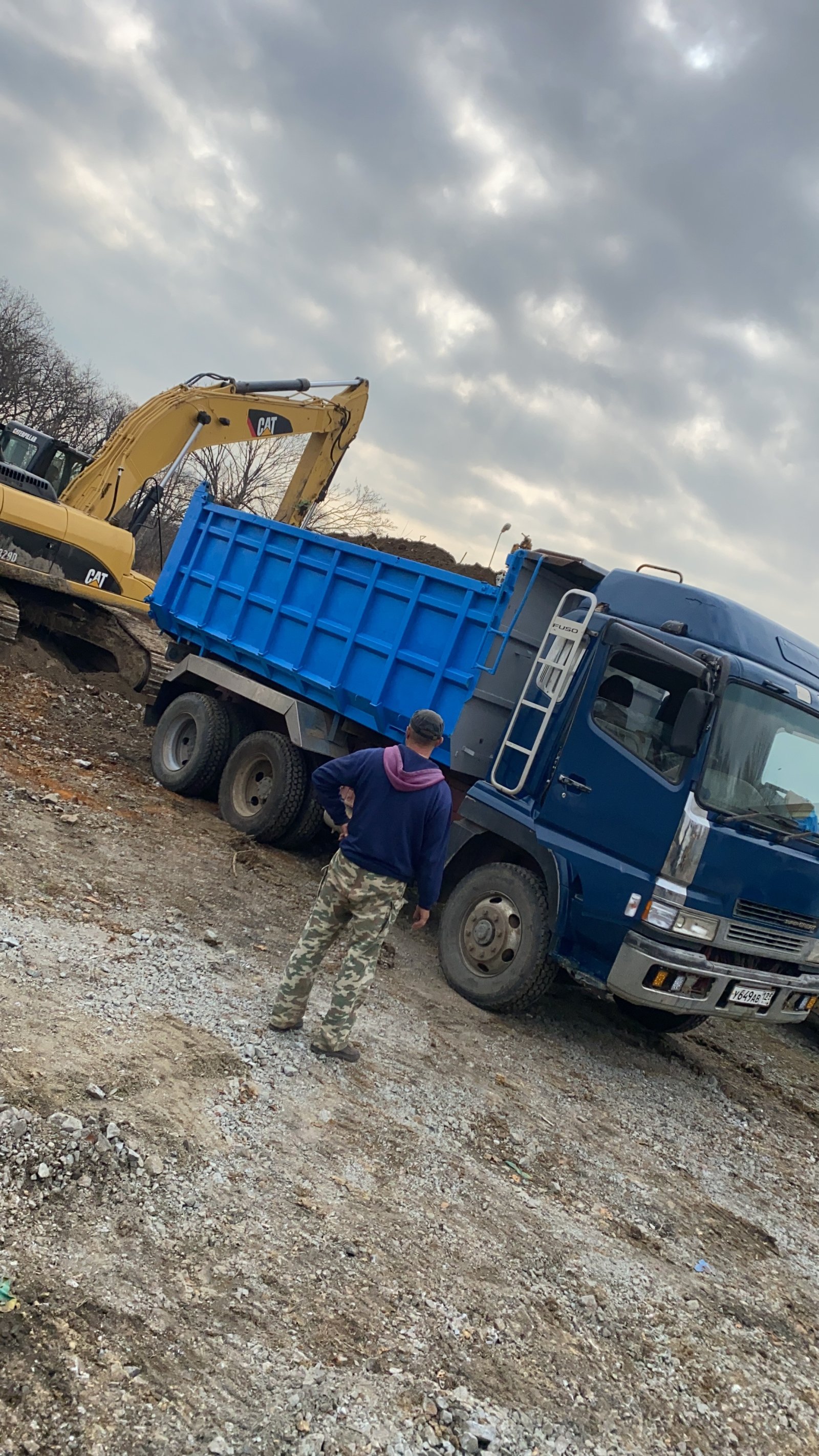 Услуги самосвала Fuso с водителем