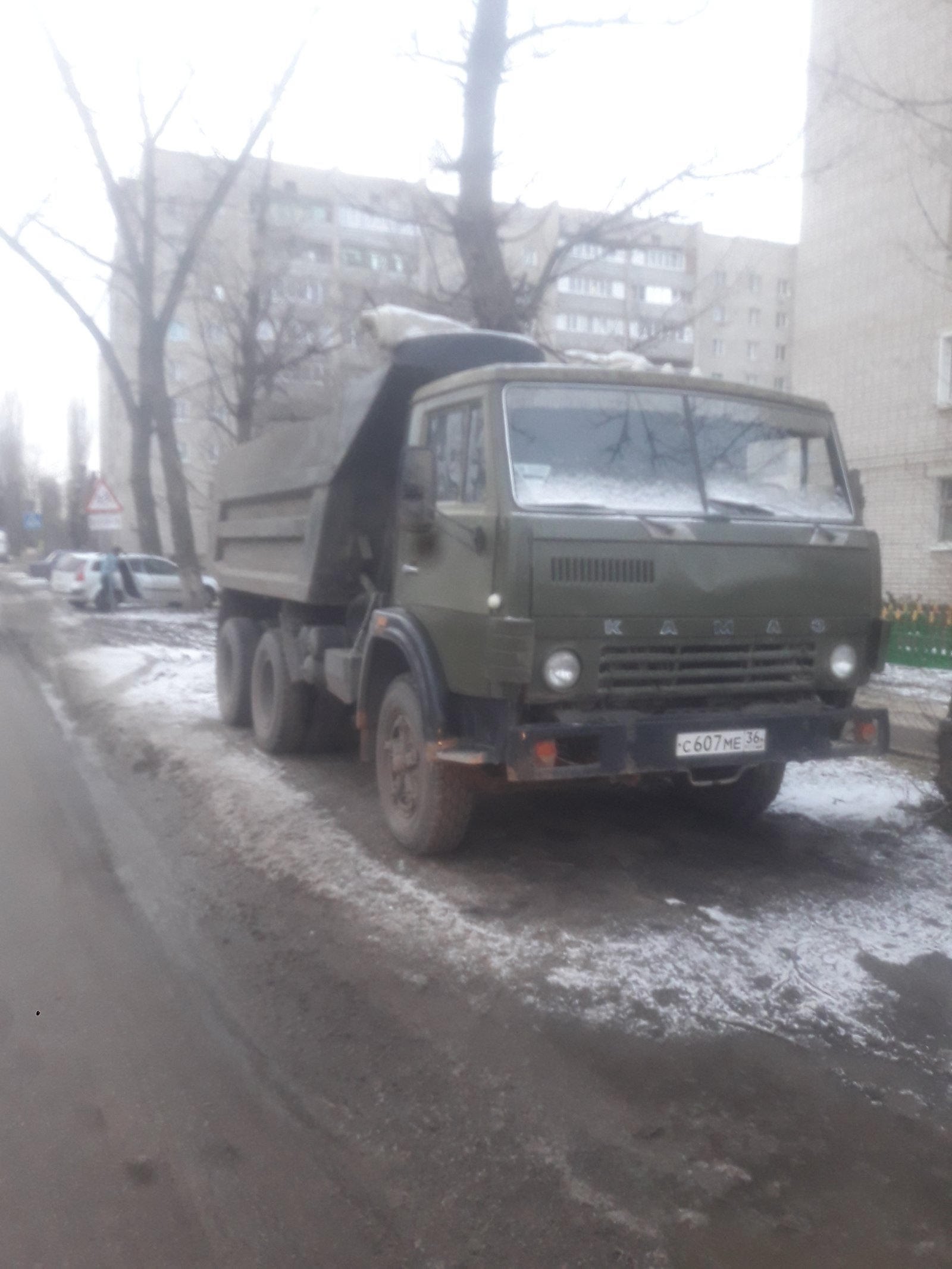 Аренда самосвала. Перевозка сыпучих грузов