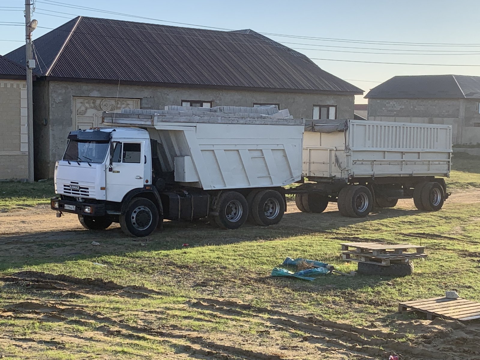Перевозка Камаз с прицепом самосвал