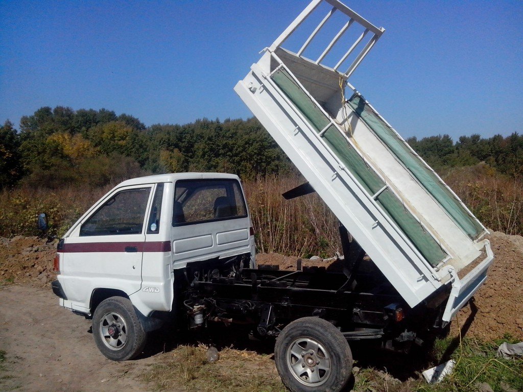 Аренда самосвала тайота таунайс 1 т. 4WD