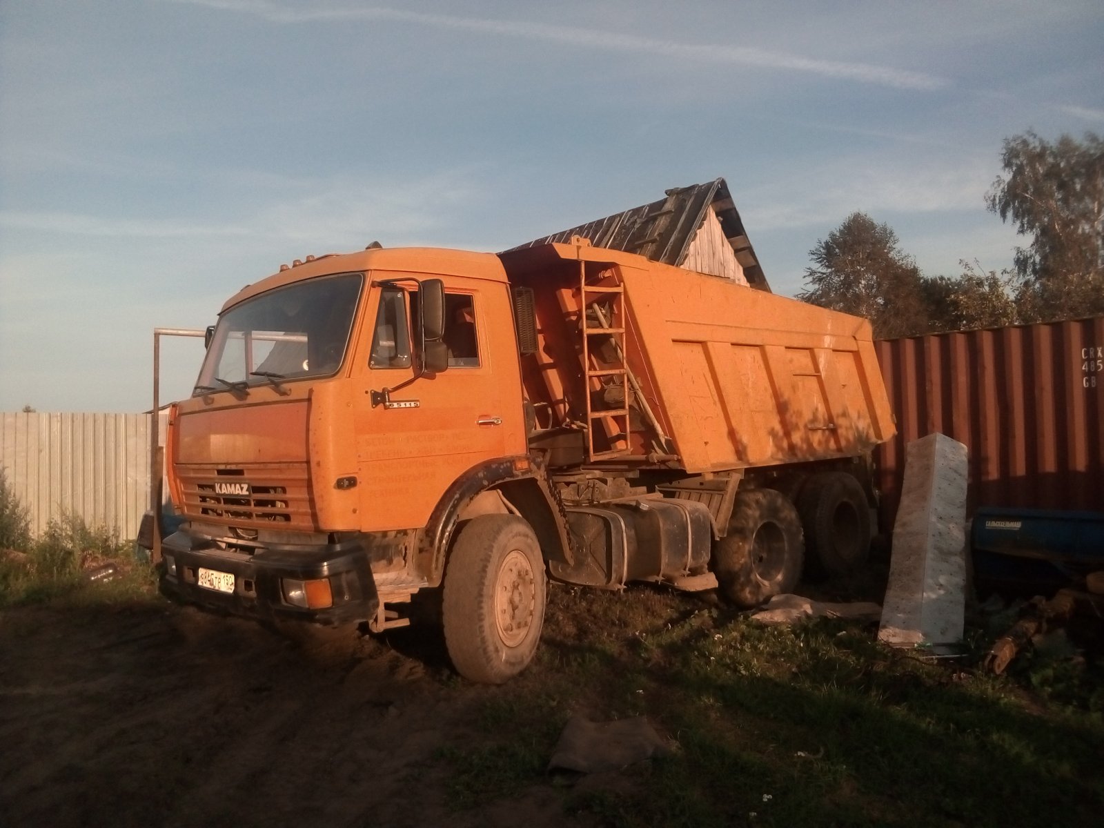 Перевозка песка, щебня, гравия самосвалом Камаз 65115