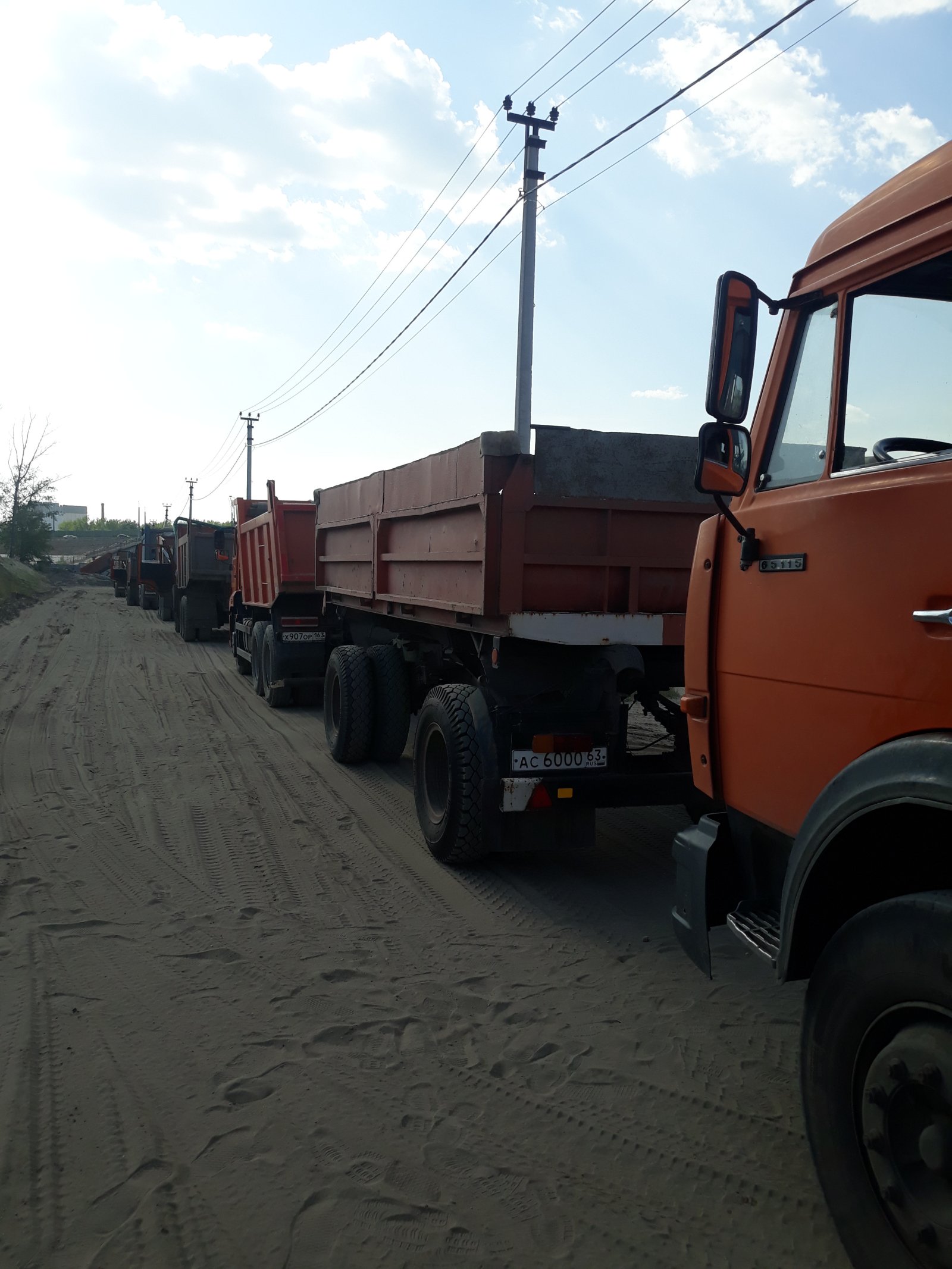 Услуги самосвалов. Песок щебень керамзит чернозем