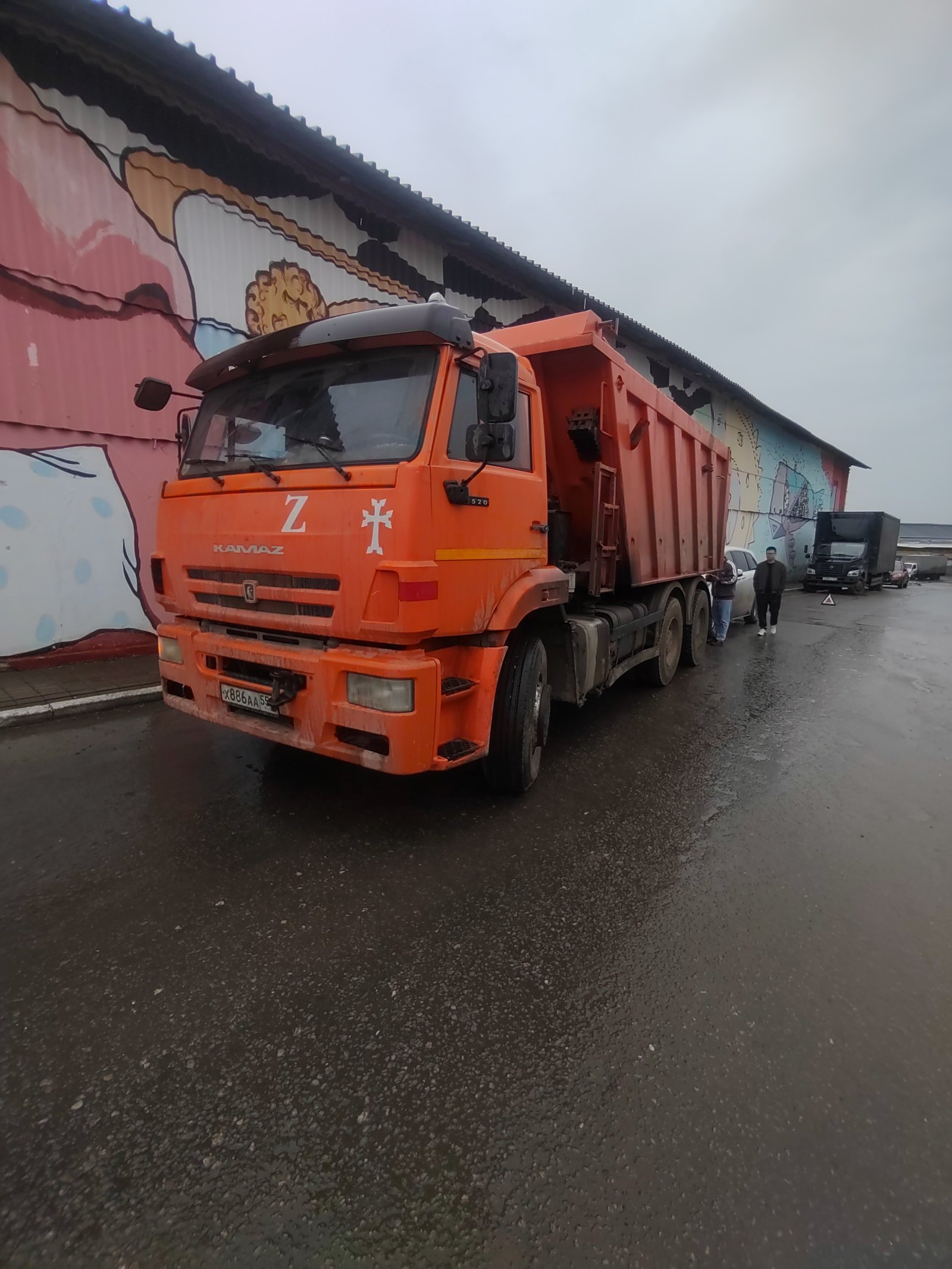 Аренда самосвалов КАМАЗ 6520 карьерных