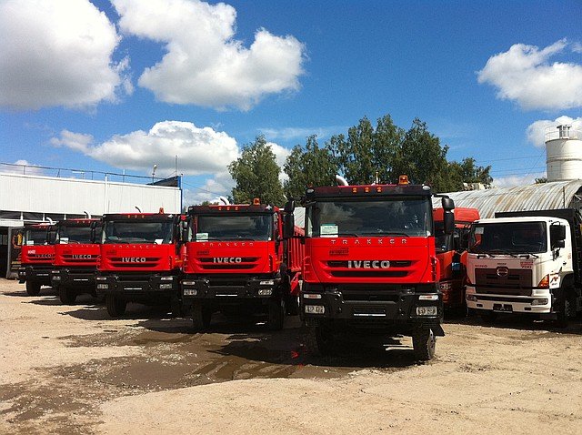 Аренда самосвалов iveco trakker 380