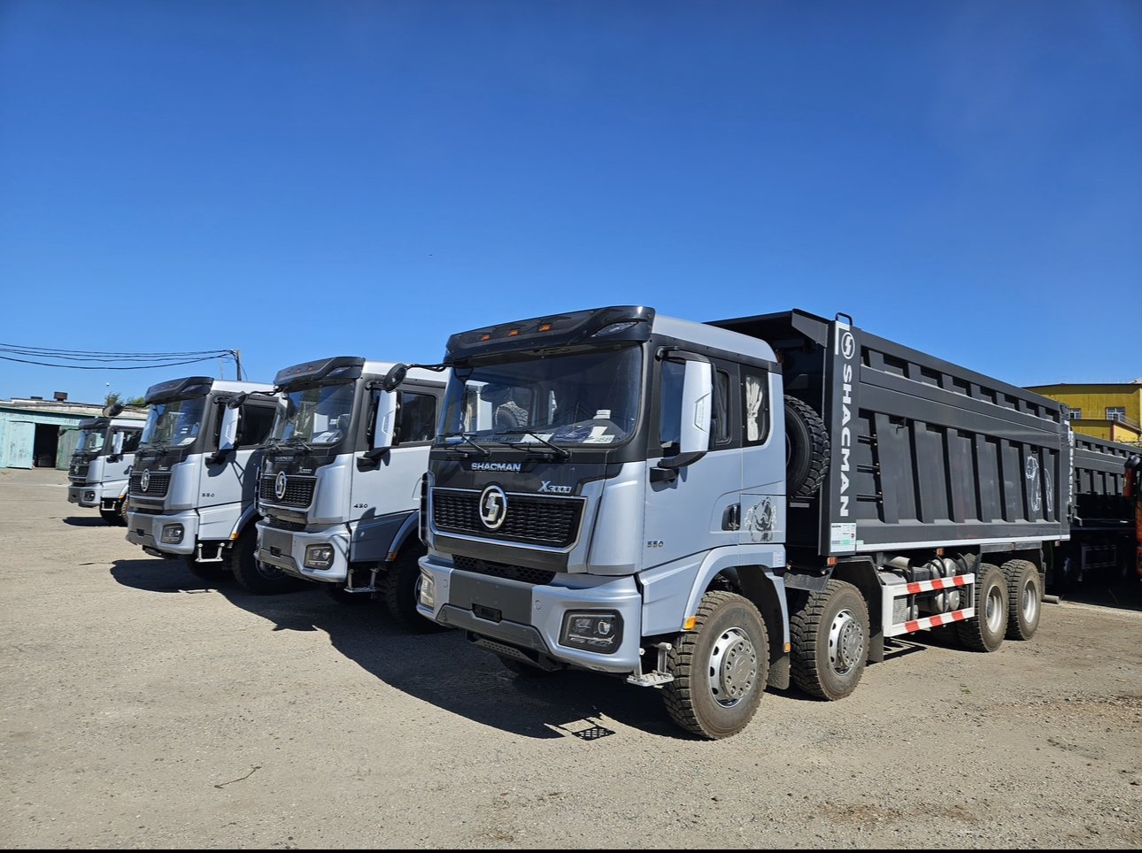 Самосвалы 8х4 10 единиц