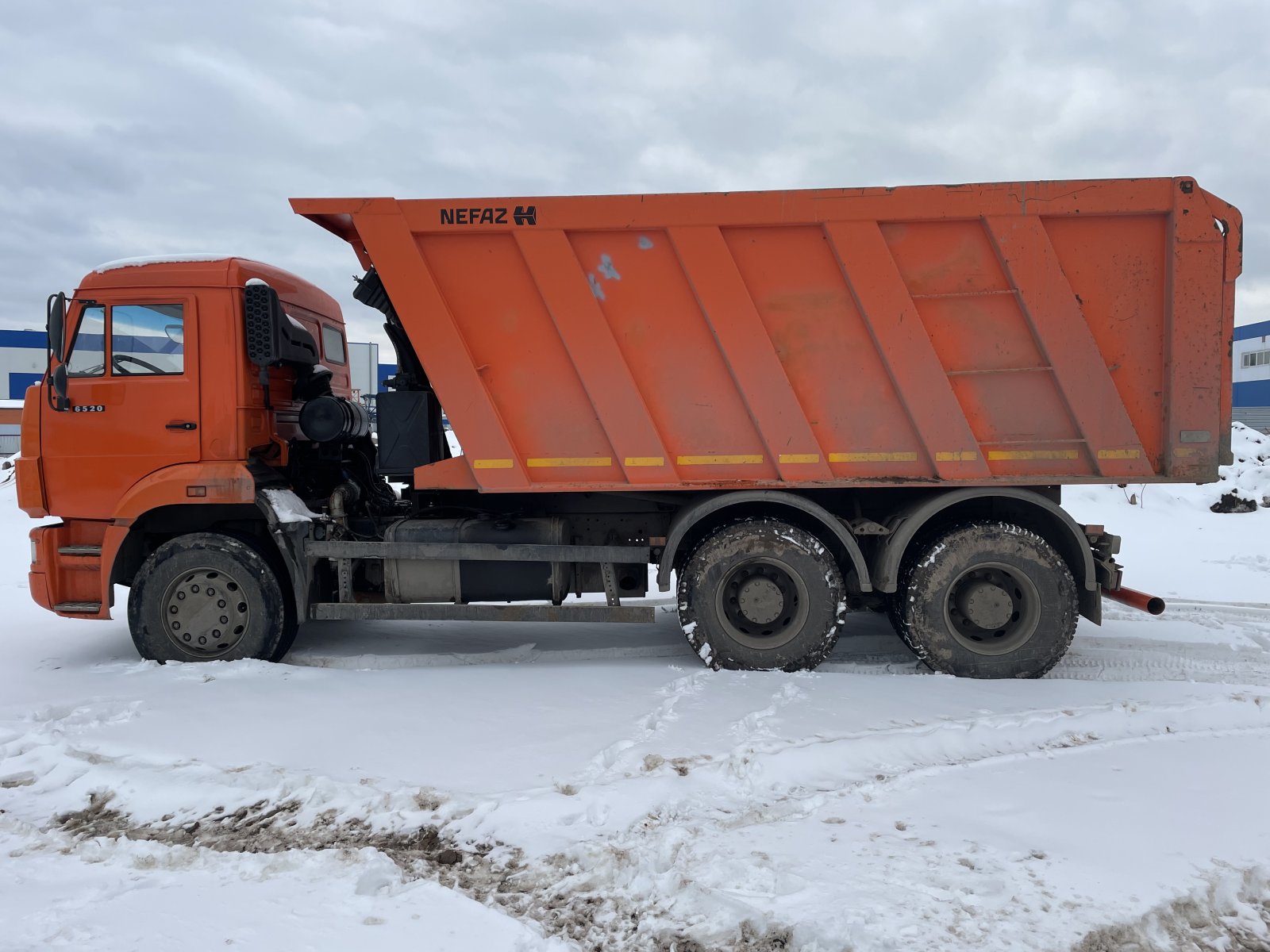 Самосвал, спецтехника в аренду. Перевозка 20 кубов