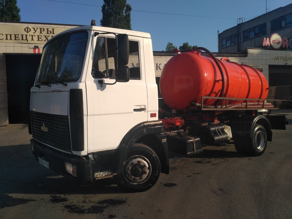 Выкачка откачка выгребных ям, ассенизатор