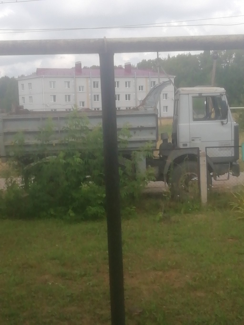 Самосвал 10 т маз аренда. Перевозка грузов
