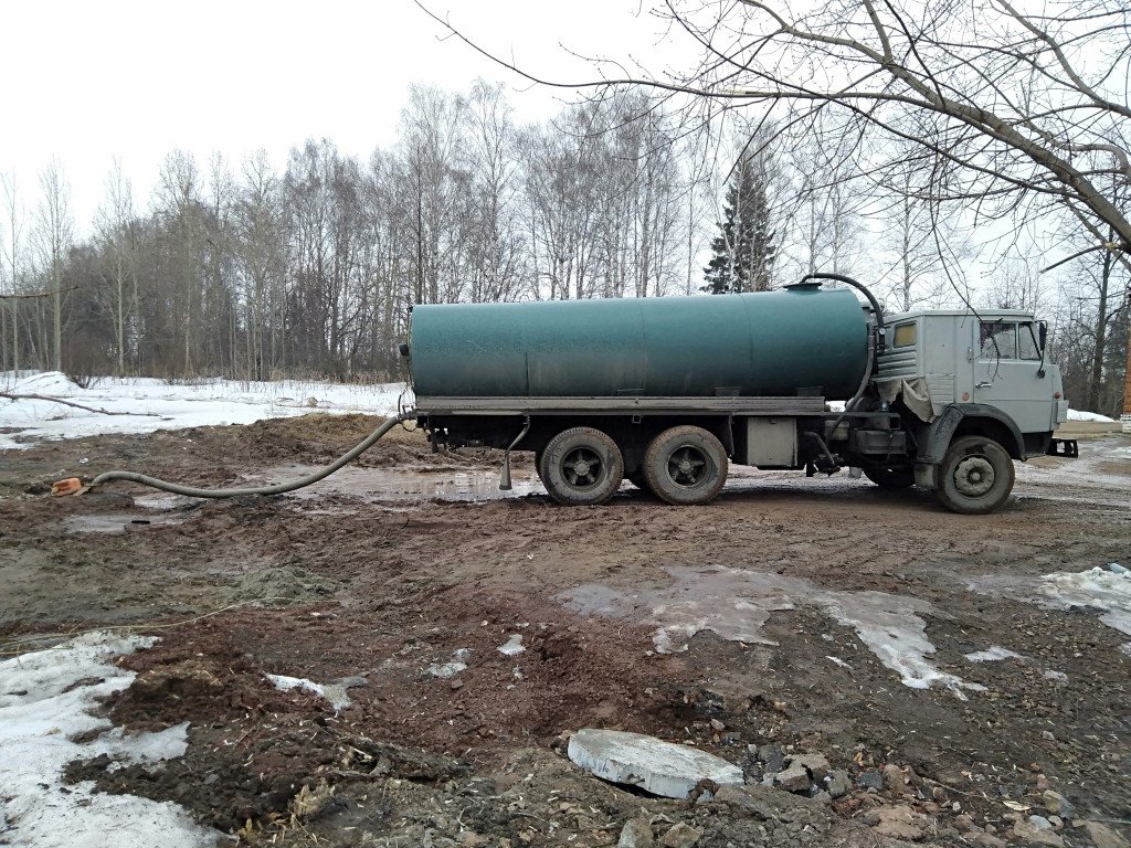 Услуги ассенизатора. Услуги илососа