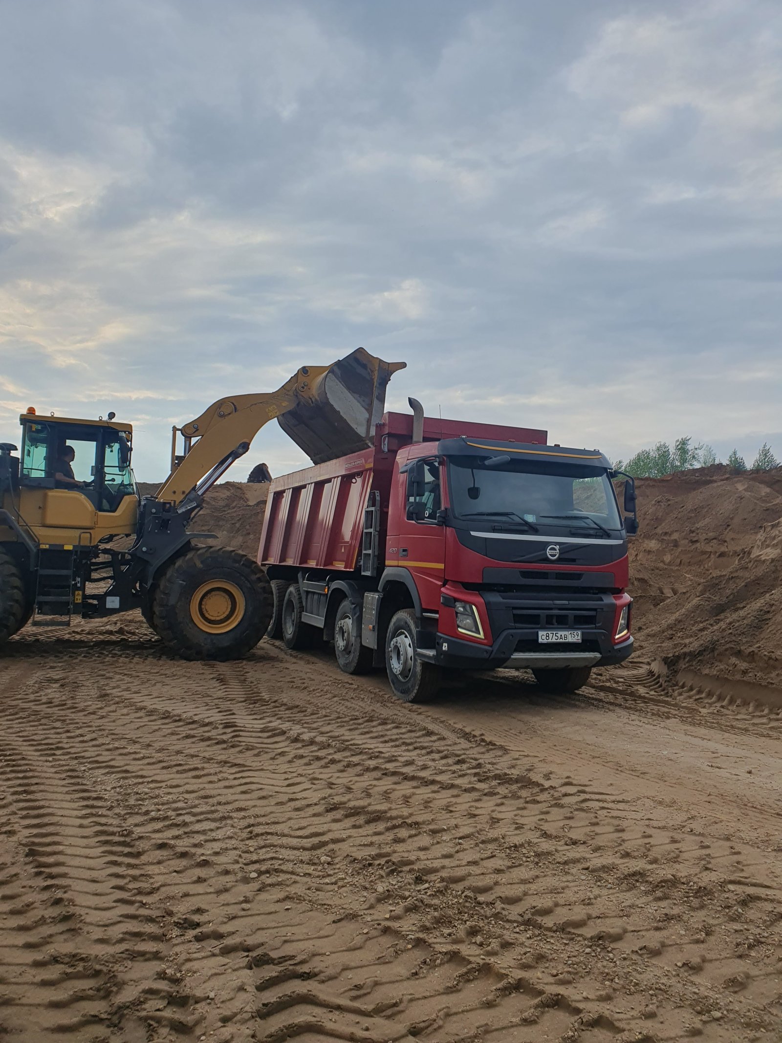 Аренда Самосвал 8х4 volvo 35 тонн