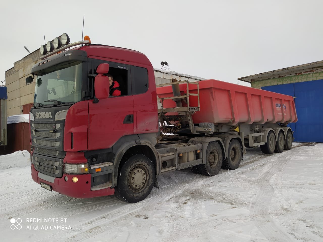 В аренду самосвалы 20 кубов 8х4. Перевозка 30 тонн