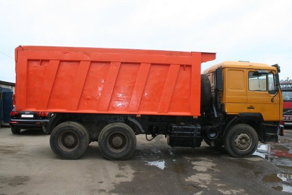 Доставка самосвалом Камаз 65115 песка, грунта, торфа, щебня