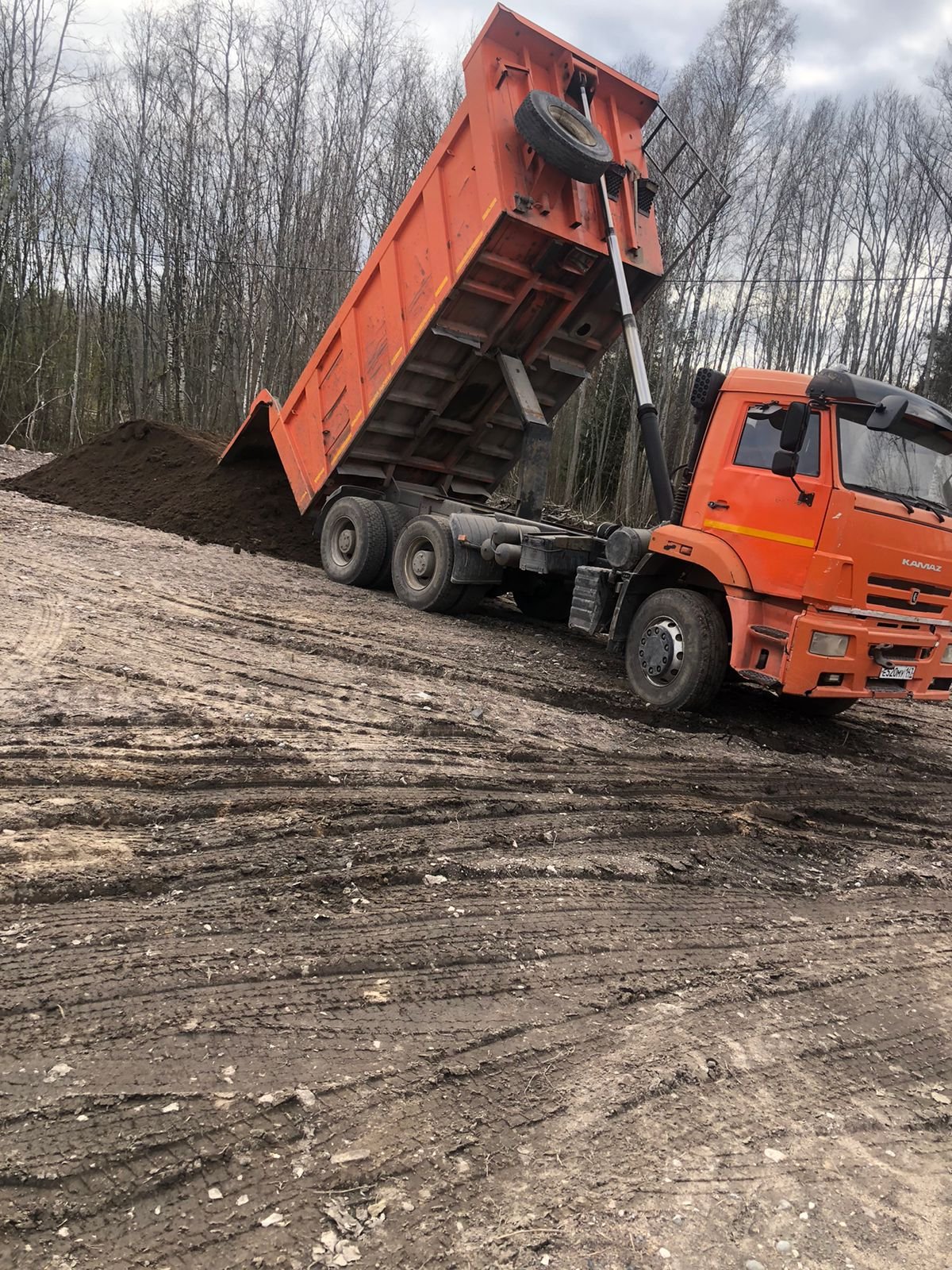 Доставка сыпучих грузов самосвалом Камаз